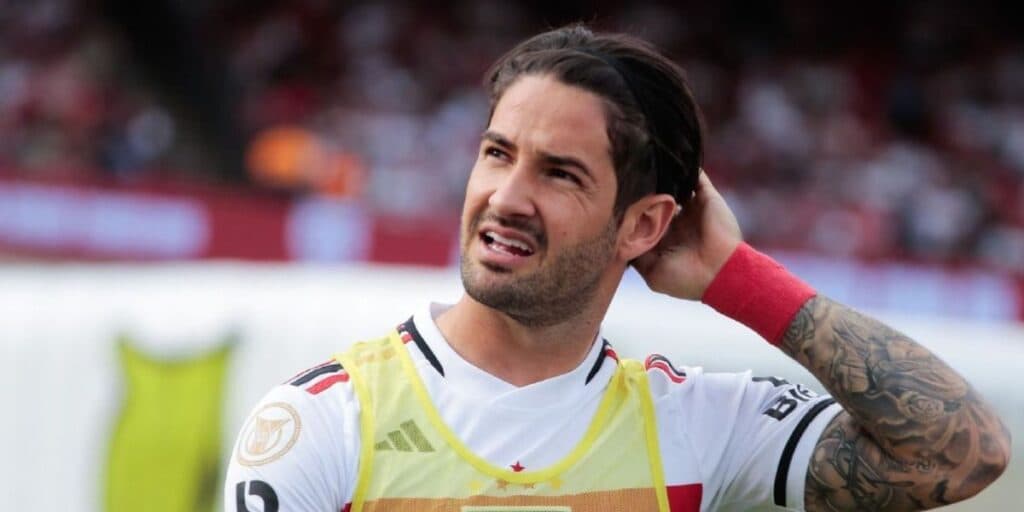Nem Fluminense, nem Santos: Pato esnoba dois gigantes de uma vez e o seu novo time pra 2024 cai como bomba