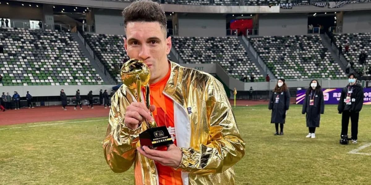 Moisés é o novo reforço do América-MG para a temporada de 2024 - (Foto: Internet) Moisés é o novo reforço do América-MG para a temporada de 2024 - (Foto: Internet)