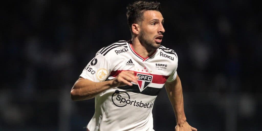 Volta triunfal após 7 anos: Contratação de novo 9 chega voando ao São Paulo pra substituir Calleri de imediato