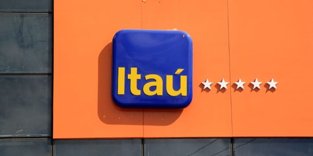 "Não estará mais disponível": Itaú acaba de fazer comunicado e fim de serviço vital é confirmado pra fevereiro