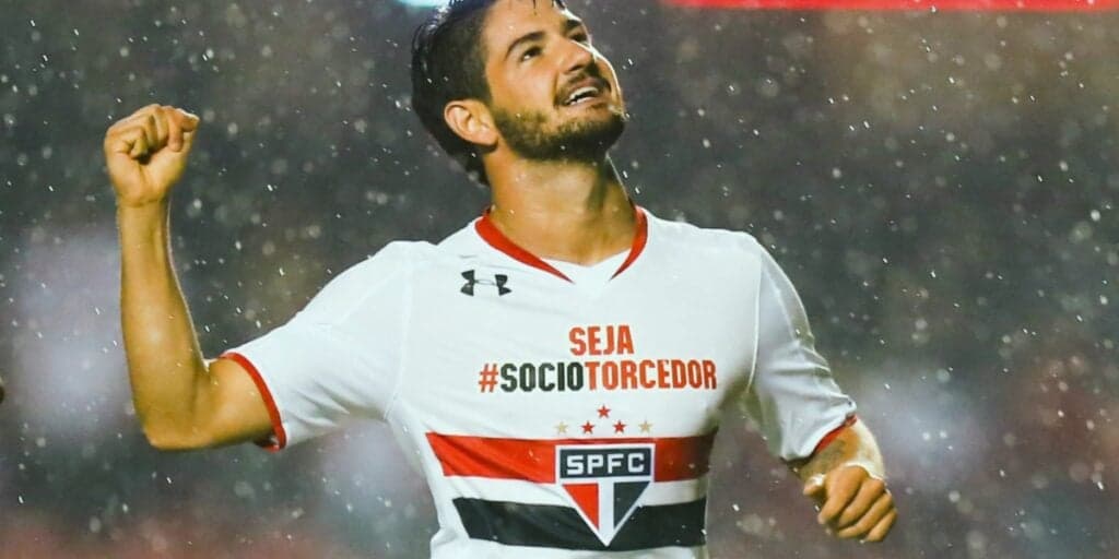 Pato fala sobre saída do São Paulo e confirma se tem novo clube: “Podem acontecer muitas coisas”