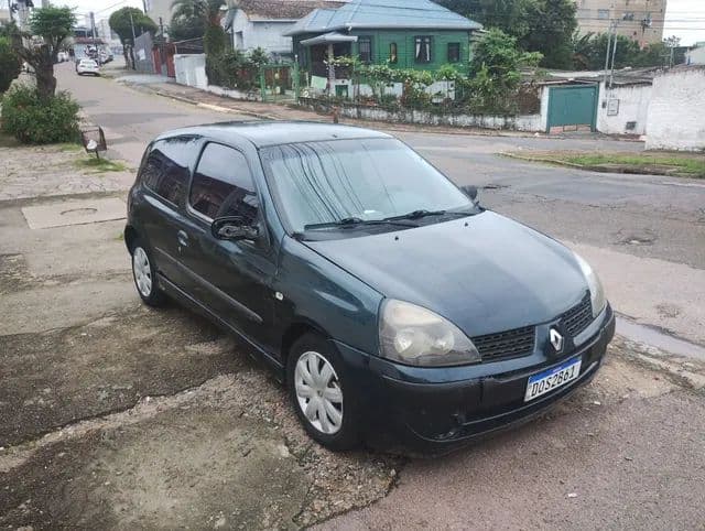 Renault Clio 2005 (Foto: Divulgação)