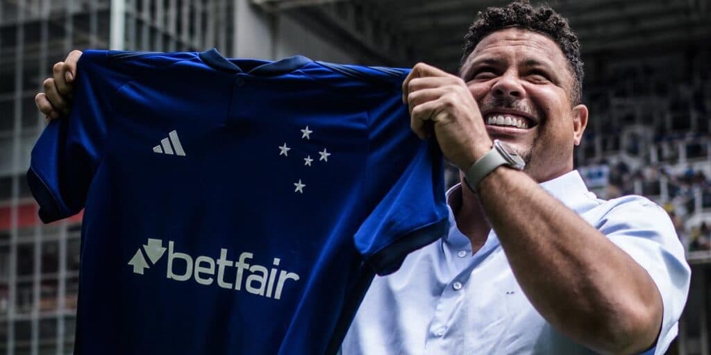 Retorno TRIUNFAL: Ronaldo abre os cofres e Cruzeiro após demitir Gilberto e define novo camisa 9 espetacular