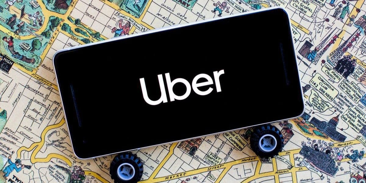 O Uber é um dos principais aplicativos de carona do país (Reprodução: Internet)
