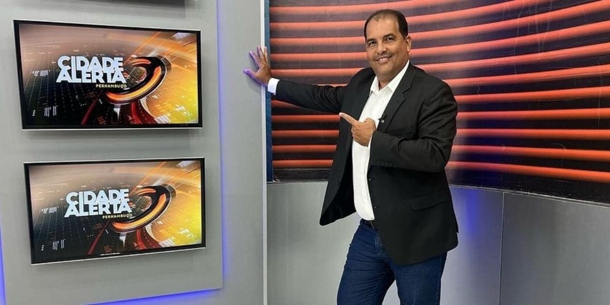 O apresentador está estável (Reprodução: TV Guararapes)