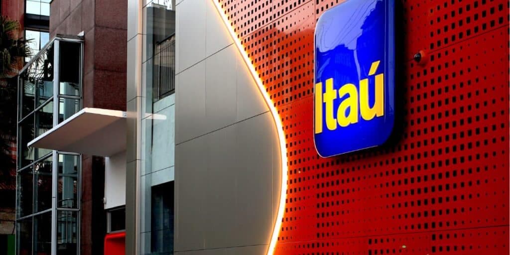 Perdão de até 96% nas dívidas e conta de luz dos clientes abatida: Itaú crava 2 vitórias pro começo de 2024