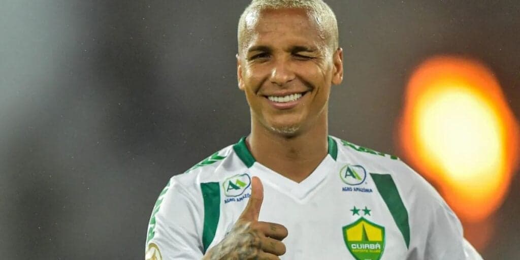 Substituto de Suárez em 2024: Chefão do Grêmio passa por cima de Renato com confirmação oficial sobre Deyverson - Foto Reprodução Internet