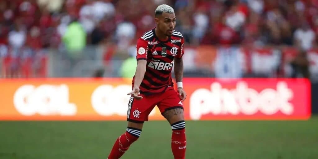 Nem Corinthians, nem Botafogo: Matheuzinho gera guerra entre 3 gigantes e time do lateral para 2024 é anunciado