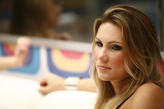 http://tvfoco.uai.com.br/wp-content/uploads/2015/05/Daniela-Mercury.jpg