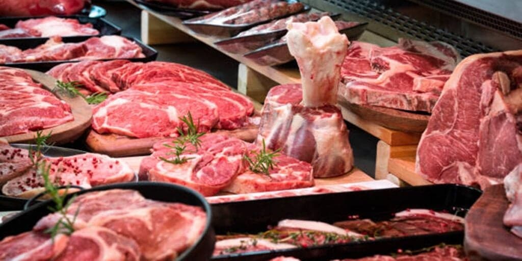 Carne podre, interdição da Vigilância Sanitária e falência: Açougue tradicional chega ao fim por escândalo