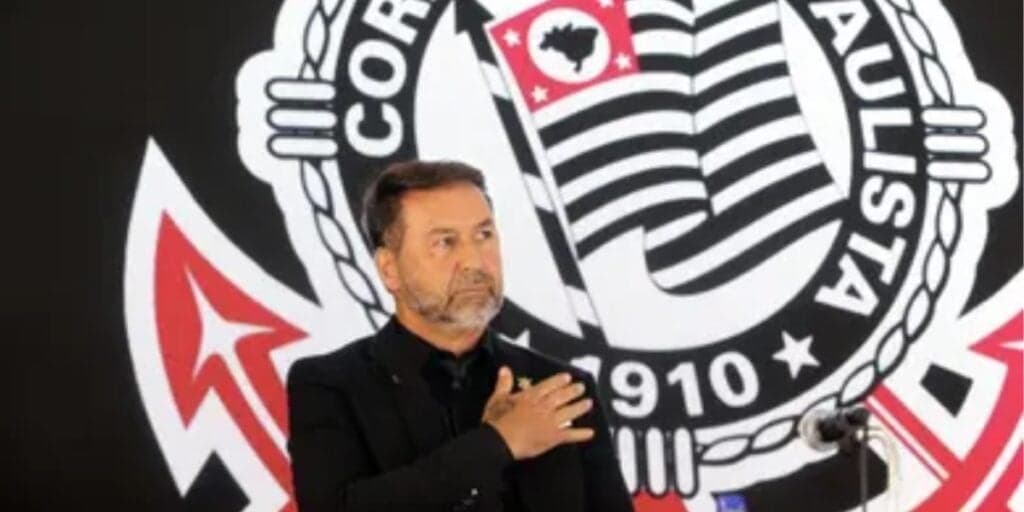 Pra jogar com Pedro Raul e Garro: Augusto abre os cofres pra assinar com craque do Cruzeiro no Corinthians