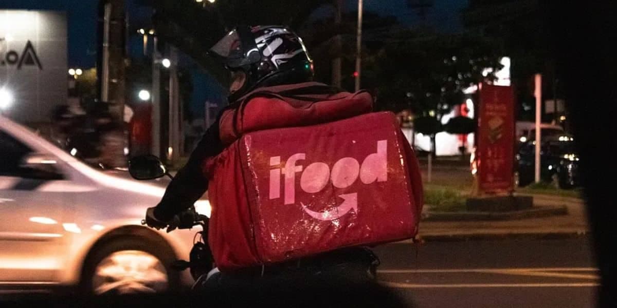 Os entregadores precisam seguir as normas estabelecidas pelo app (Reprodução: Internet)