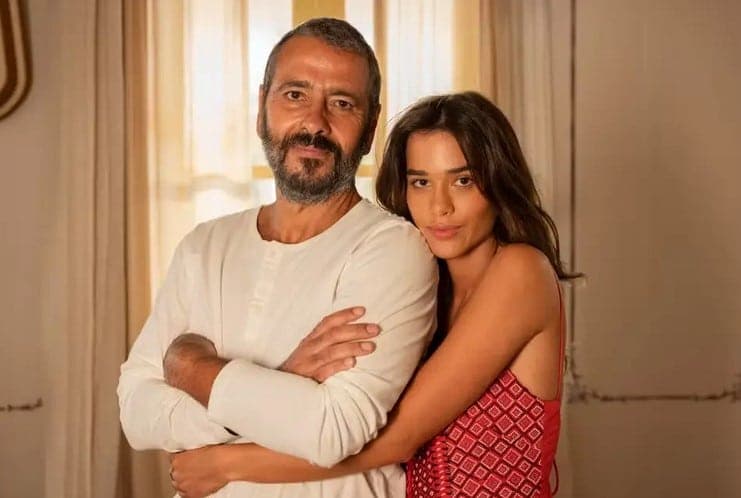 http://tvfoco.uai.com.br/wp-content/uploads/2015/05/Daniela-Mercury.jpg