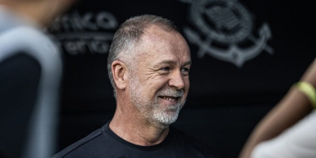 Corinthians não para em Garro: Augusto Melo se arma para assinar com craque do Vasco para Mano em 2024