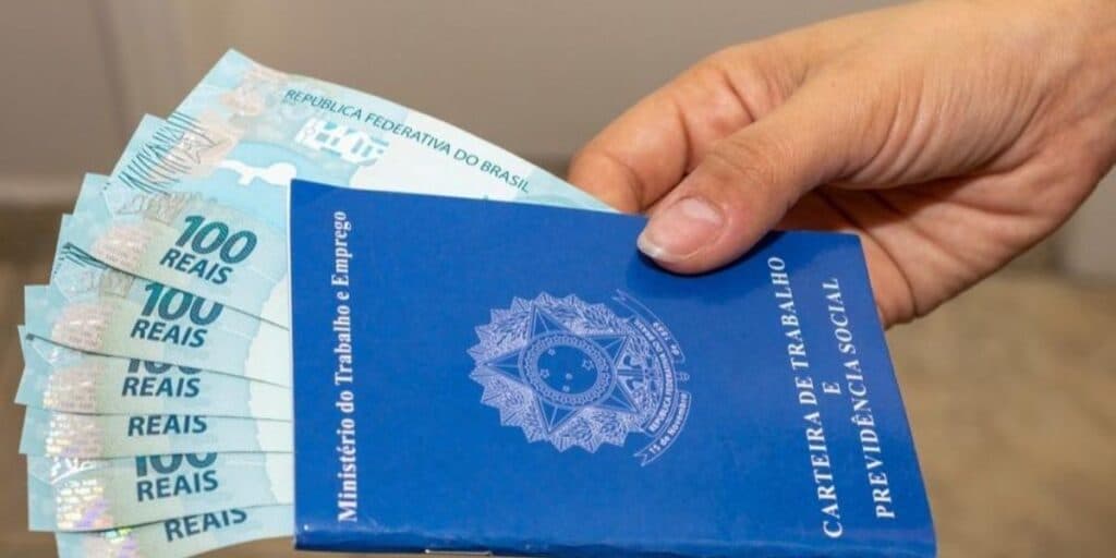 Quase R$10 por hora e R$1816 por mês: Salário mínimo disparado está EM VIGOR à lista de trabalhadores em 2024