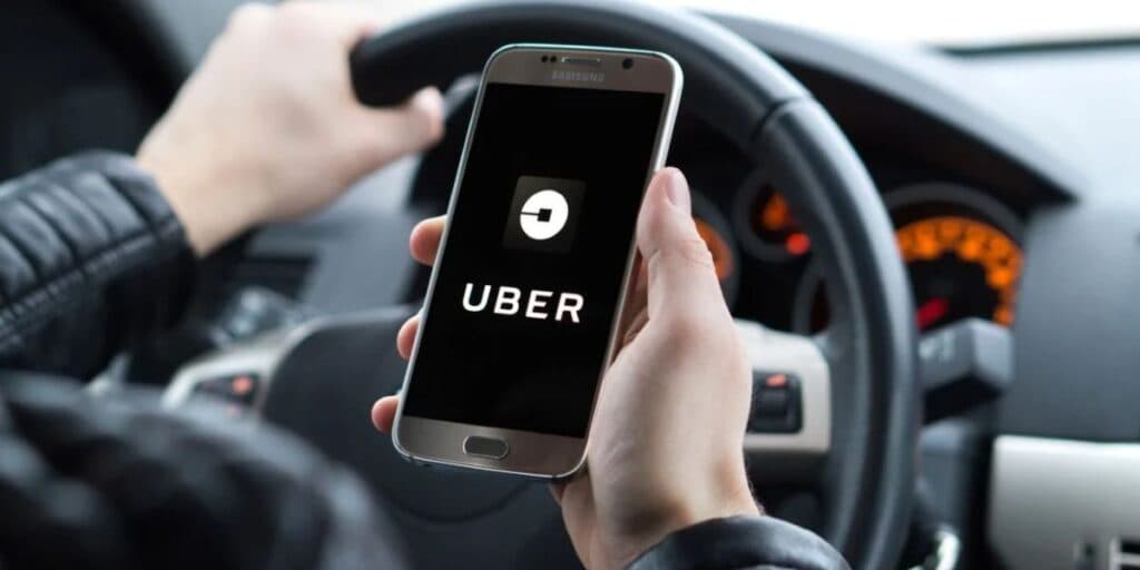 2,6 bi, fim da concorrência: A compra da Uber pra acabar com rival e se isolar como gigante dos transportes