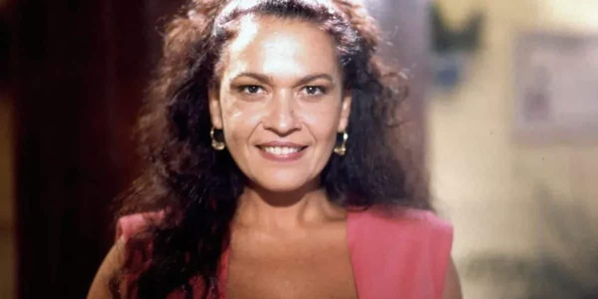 http://tvfoco.uai.com.br/wp-content/uploads/2015/05/Daniela-Mercury.jpg