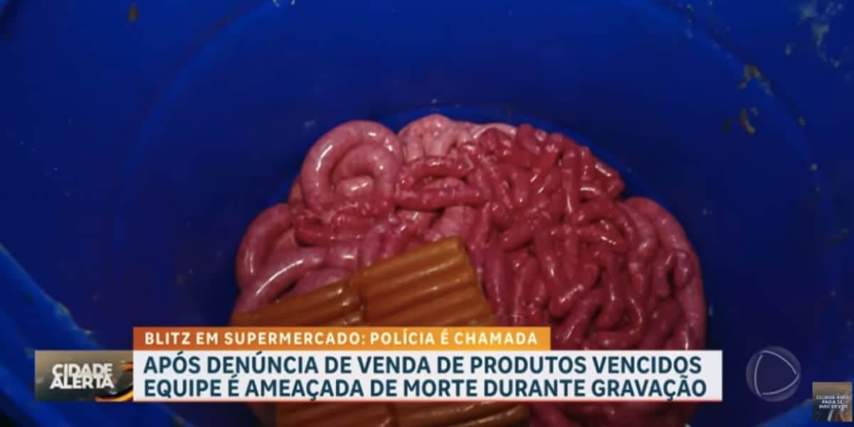 Produtos descartadas (Foto: Reprodução / Record)