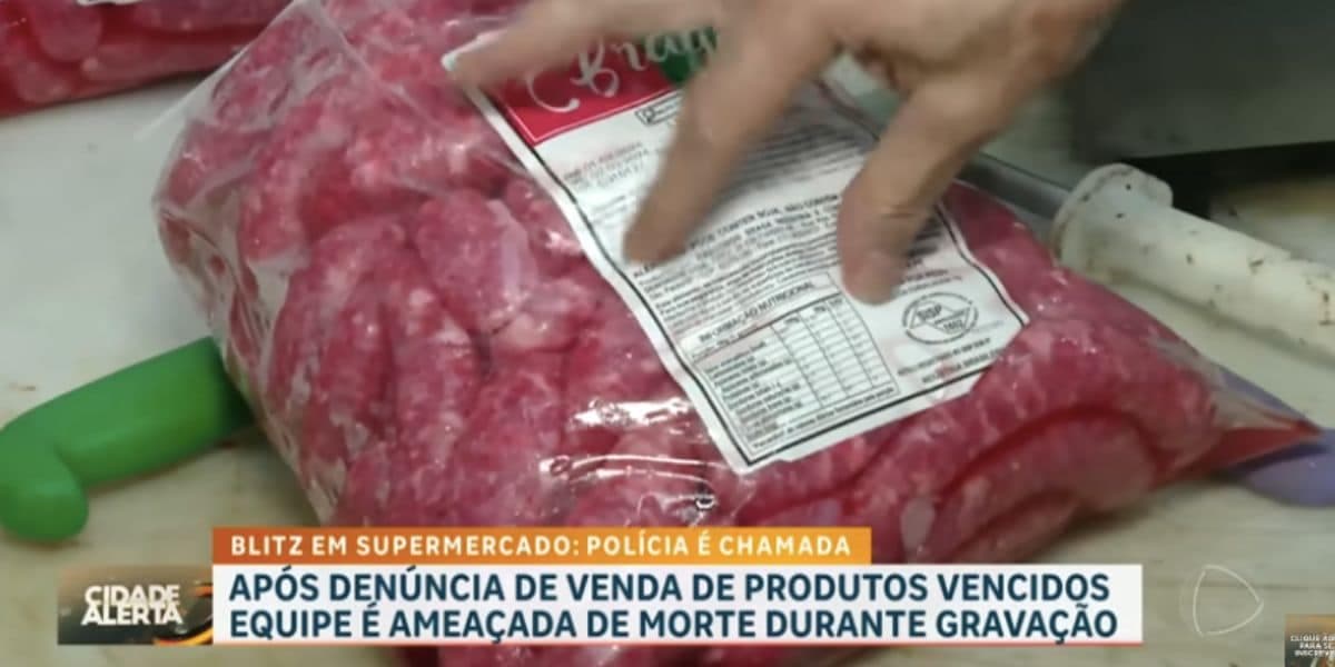 Data de validade de linguiça (Foto: Reprodução / Record)
