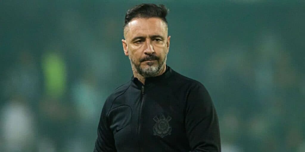 FECHADO: Vitor Pereira ressurge após 8 meses de demissão e comemora nova contratação em gigante da série A