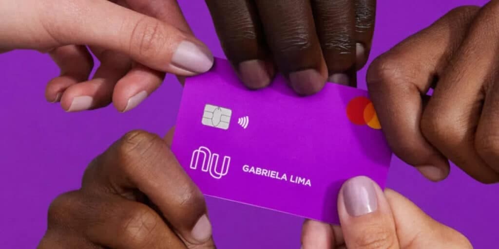 Novo serviço, explosão de limite e dinheiro extra com apenas 1 real: NUBANK salva clientes com 3 viradas