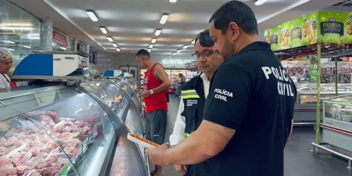 A fiscalização descobriu alimentos vencidos (Reprodução: SESP)