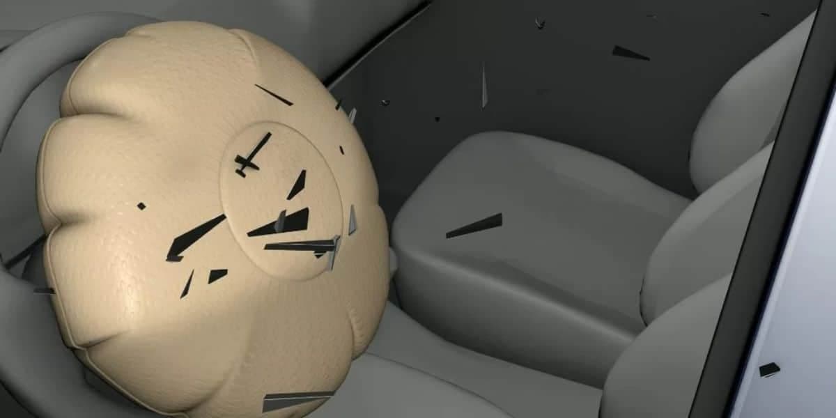 Airbags soltavam estilhaços (Reprodução: Internet)