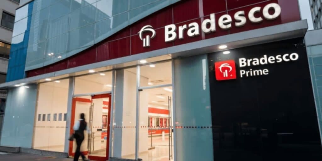 R$ 24 bilhões indo pro lixo, fechamento de mais de 100 agências e +: 3 bombas estão aterrorizando o Bradesco