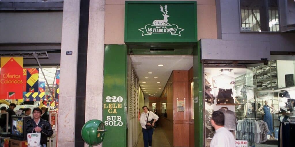 Farmácia Bótica Ao Veado D'Ouro teve os escândalos expostos em 1998 (Reprodução: Internet)