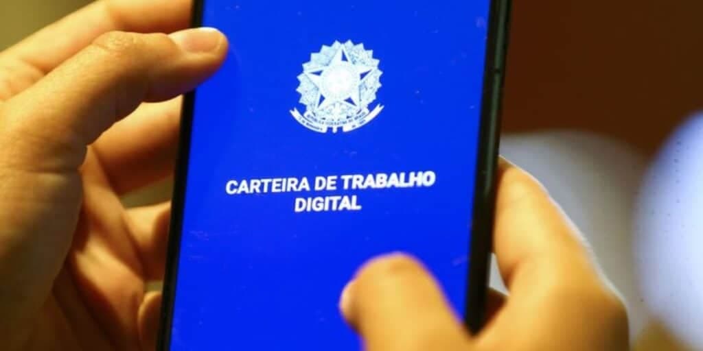 Abono chegando pelo BB, liberação do FGTS e +1 benefício disparado: 3 saques chegam para salvar CLT em 2024