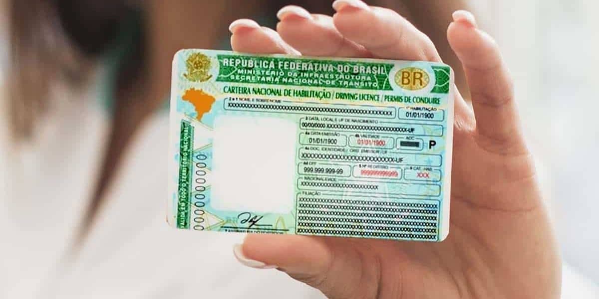 CNH é um documento essencial aos motoristas (Reprodução: Internet)
