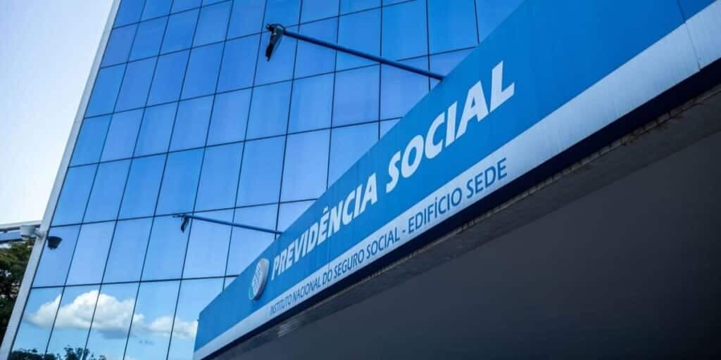 13º salário do INSS em 2024: Chega decisão do Governo Lula sobre data do pagamento para aposentados