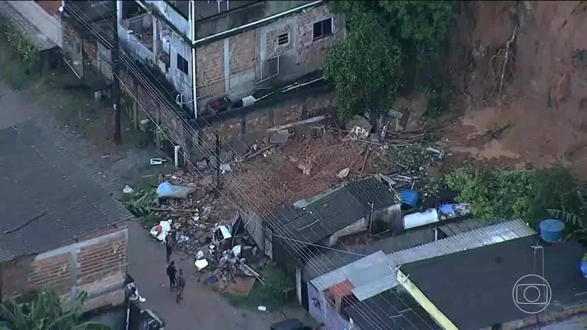"Deus poderia me levar no seu lugar", escreveu a mãe do menino de 2 anos nas redes sociais (Foto: Reprodução/ Internet)
