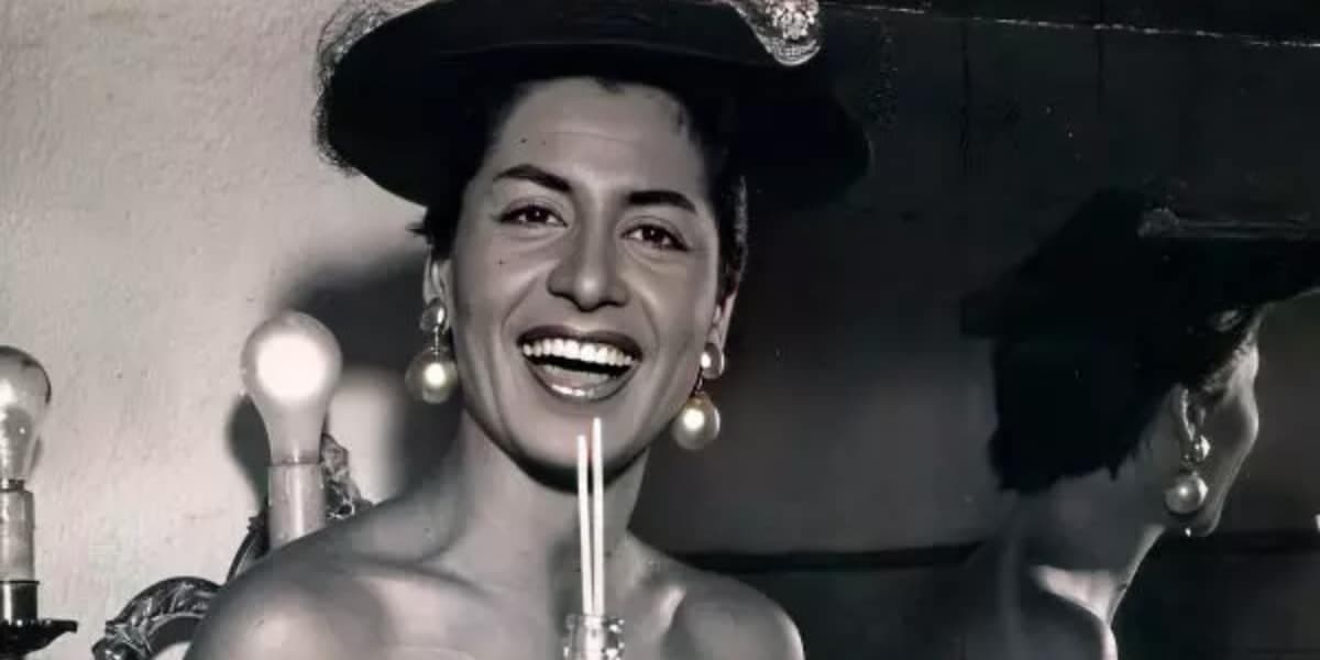 http://tvfoco.uai.com.br/wp-content/uploads/2015/05/Daniela-Mercury.jpg