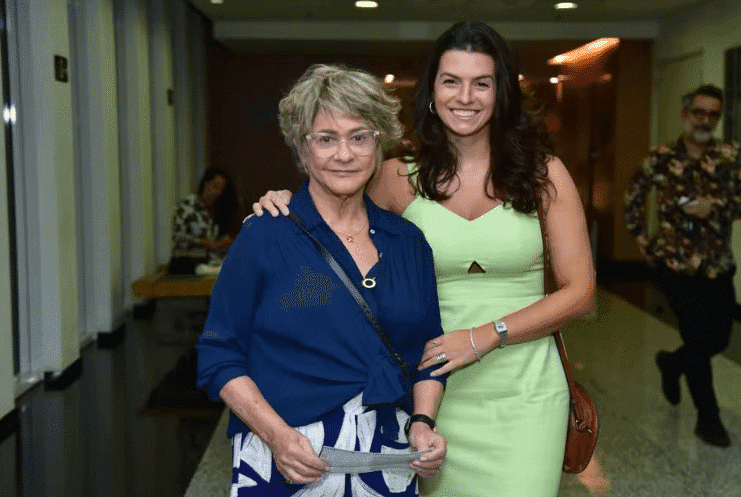 http://tvfoco.uai.com.br/wp-content/uploads/2015/05/Daniela-Mercury.jpg