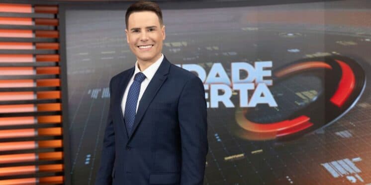 Luiz Bacci renova contrato com a RECORD