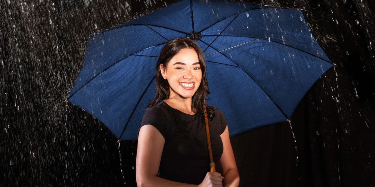 Maior clássico de Hollywood, "Cantando na Chuva", ganha nova produção no Teatro Sérgio Cardoso.