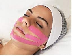 Face taping - Foto Internet Face taping - Foto Internet