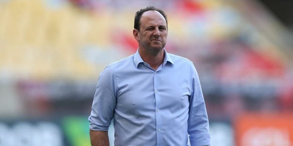 Rogério Ceni teve passagem relâmpago como técnico de gigante - Foto: Buda Mendes/Getty Images
