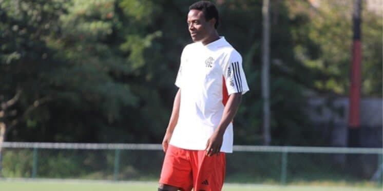 Shola Ogundana - (Foto: Reprodução / Internet)