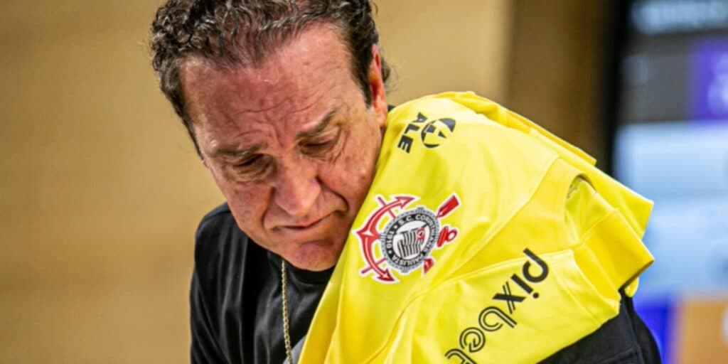 Pra se vingar do Corinthians: Retorno TRIUNFAL de Cuca em rival gigante de SP chega como bomba: “Estou aqui”