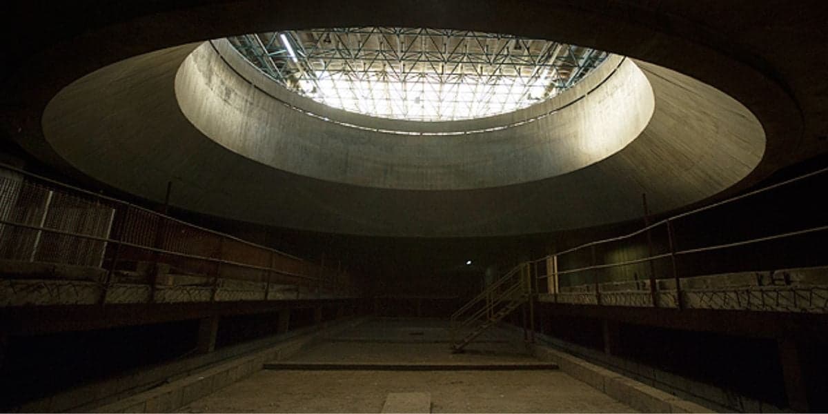Outra plataforma da Estação Dom Pedro II está abandonada (Reprodução/Foto: Davi Ribeiro/Folhapress)