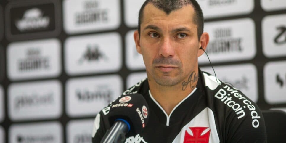Gary Medel vai renovar contrato com o Vasco - (Foto: Reprodução / Internet)