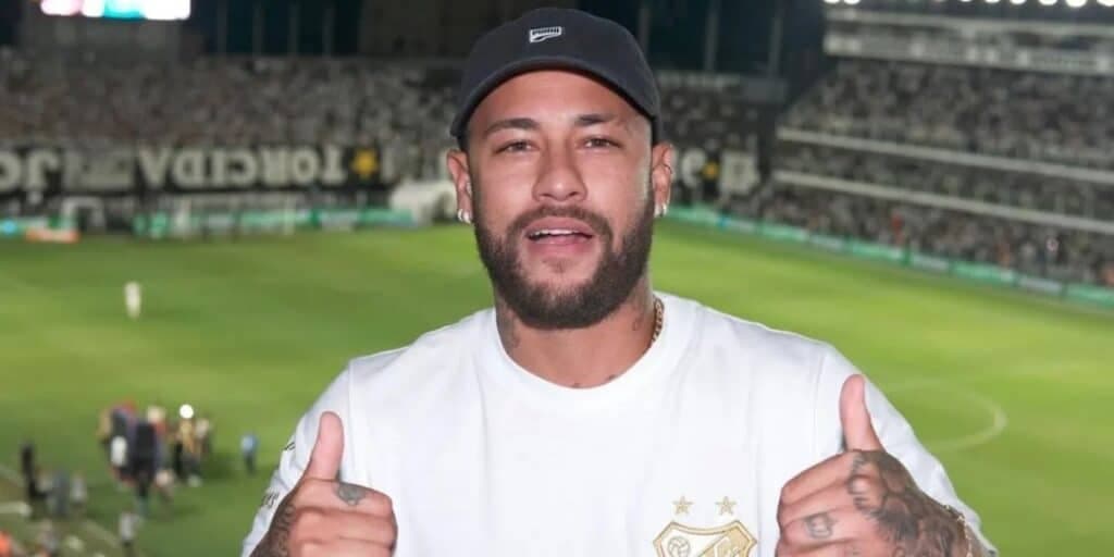 O atacante foi assistir o clássico contra o Corinthians no Paulistão (Reprodução: Internet)