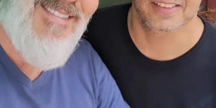 Gay assumido: Galã mais lindo da Globo chuta o armário aos 50 e expõe marido gato ao Brasil com declaração
