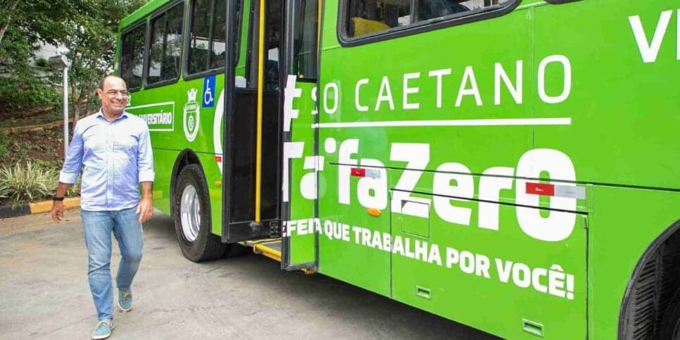 Os universitários contam com um ônibus exclusivo (Reprodução/Foto: Prefeitura/Divulgação)