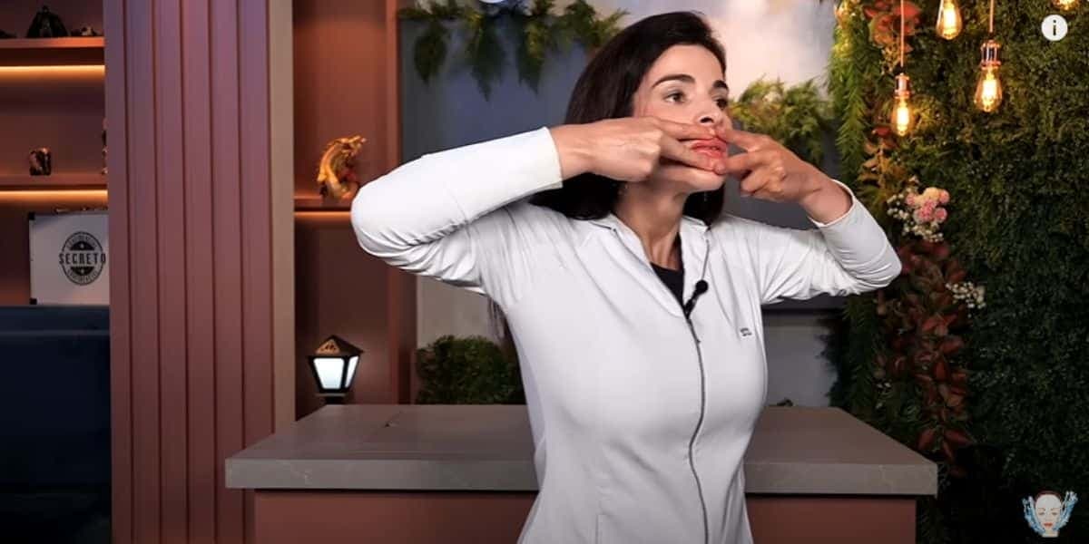 http://tvfoco.uai.com.br/wp-content/uploads/2015/05/Daniela-Mercury.jpg