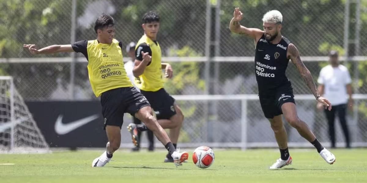 Rafa Venâncio em treino com o elenco profissional do Corinthians — Foto: Rodrigo Coca/Agência CorinthiansRafa Venâncio em treino com o elenco profissional do Corinthians — Foto: Rodrigo Coca/Agência Corinthians
Rafa Venâncio em treino com o elenco profissional do Corinthians — Foto: Rodrigo Coca/Agência CorinthiansRafa Venâncio em treino com o elenco profissional do Corinthians — Foto: Rodrigo Coca/Agência Corinthians