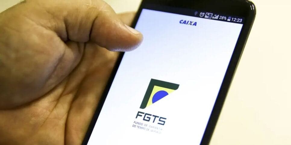 Fim do saldo retido, do saque-aniversário e o maior pagamento: Nova lei do FGTS vem com 3 presentes aos CLTs