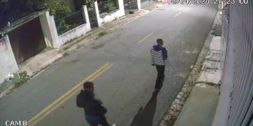 Imagens das câmeras de segurança (Reprodução/Globo) Imagens das câmeras de segurança (Reprodução/Globo)